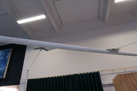 Elektrisk sejlafskærmning SOLIDAY med 4 stk. pæle