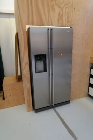 Amerikanerkøleskab SAMSUNG RSH1DBRS