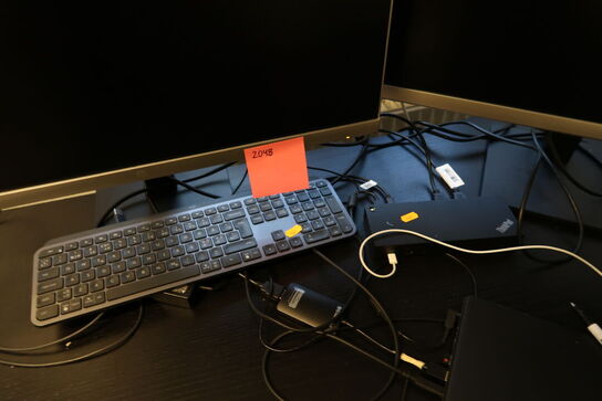 3 stk. computerskærme HP 27mq med dockingstation LENOVO Thinkpad Hybrid m.m.