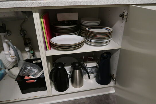 Brødrister, div. Køkkenservice, vaser, mikrobølgeovn m.m.