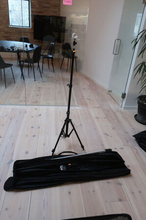 Lysrør NANLITE PavoTube 30C samt tripod og taske