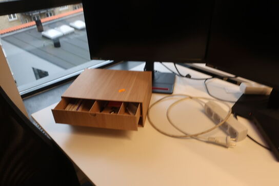 Alt indhold på skrivebord, undtaget APPLE tastatur