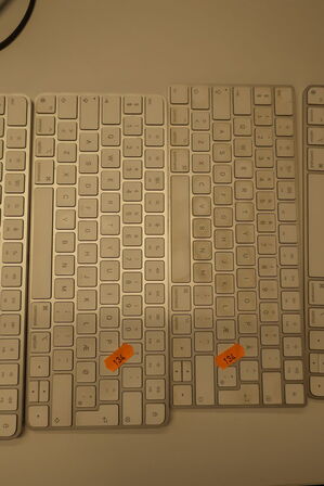 2 stk. tastature APPLE 