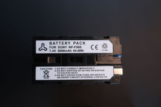 2 stk. batterier til SONY samt lader 