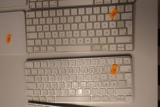 2 stk. tastature APPLE 