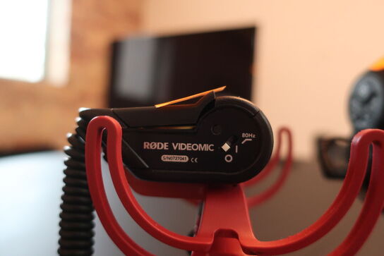 2 stk. mikrofoner RØDE Videomic & VideoMic Pro+ samt udstyr