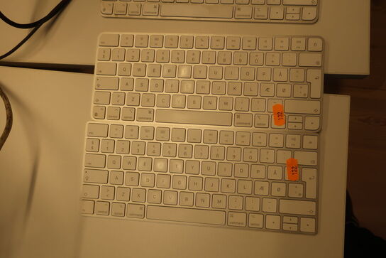 2 stk. tastature APPLE 