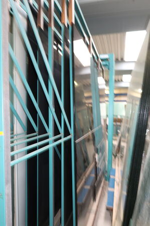 Div. Glas i reolssytem (reolsystem medfølger ikke)