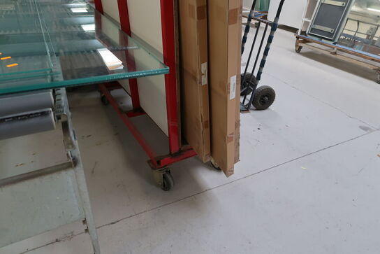 Opbevaringsvogn med div. Varelager