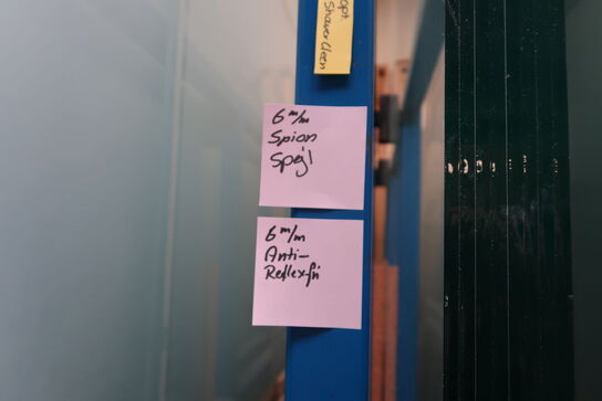 Div. Glas i reolssytem (reolsystem medfølger ikke)