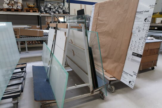 5 stk. opbevaringsvogne med div. Glas