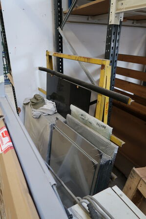 Opbevaringsvogn samt 3 stk. opbevaringsstativer