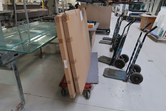 Opbevaringsvogn med div. Varelager