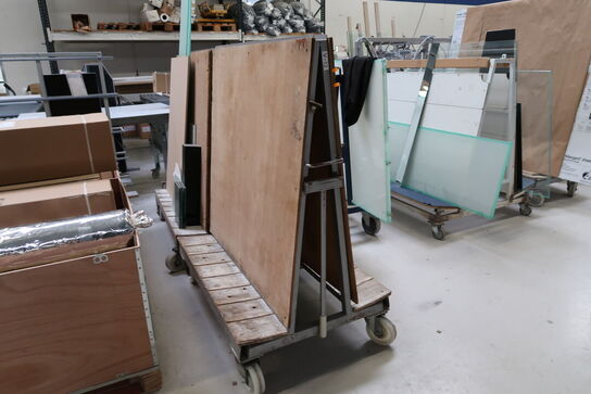 5 stk. opbevaringsvogne med div. Glas