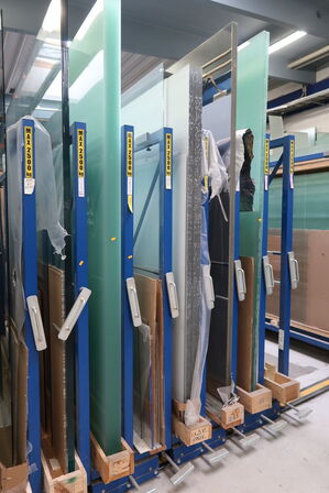 Div. Glas i reolssytem (reolsystem medfølger ikke)