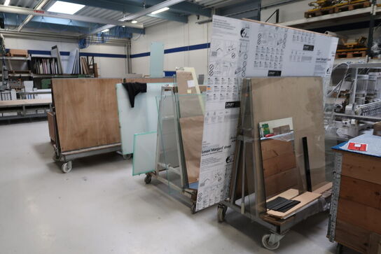 5 stk. opbevaringsvogne med div. Glas