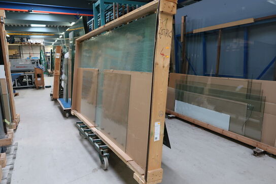 Opbevaringsvogn med div. Glas