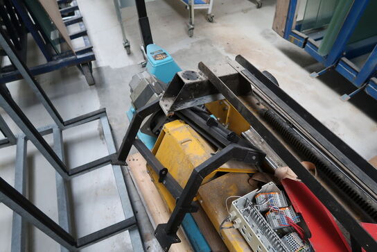 Palle med motoriseret rullebånd