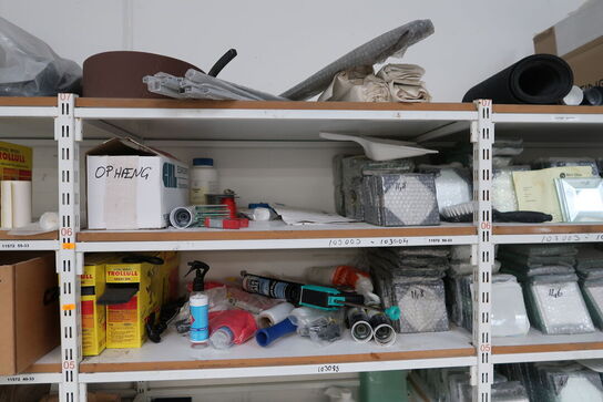 Lagerreol med div. Reservedele og varelager