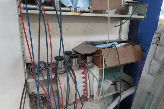 Reolsystem med div. Reservedele