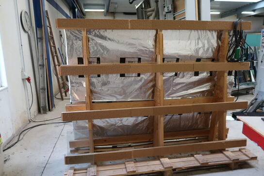 2 stk. opbevaringsstativer med div. Glas