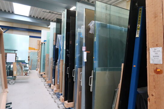 Div. Glas i reolssytem (reolsystem medfølger ikke)