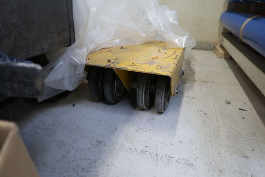 2 stk. maskinskøjter samt skruetvinger