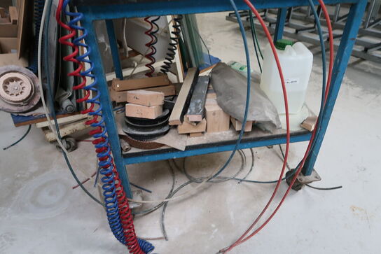 Opbevaringsvogn med div. Reservedele