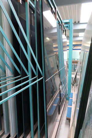 Div. Glas i reolssytem (reolsystem medfølger ikke)