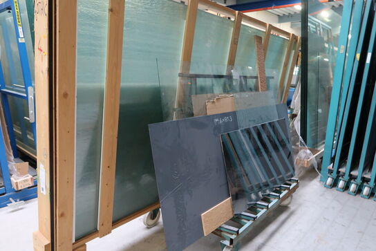 Opbevaringsvogn med div. Glas