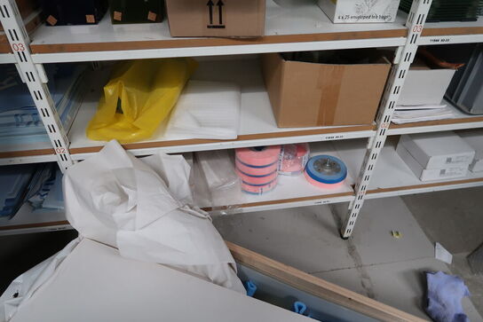 Lagerreol med div. Reservedele og varelager