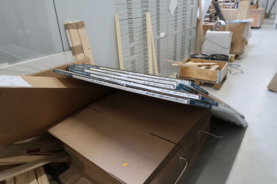 Div. Varelager samt papkasser