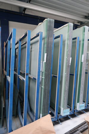 Div. Glas i reolssytem (reolsystem medfølger ikke)