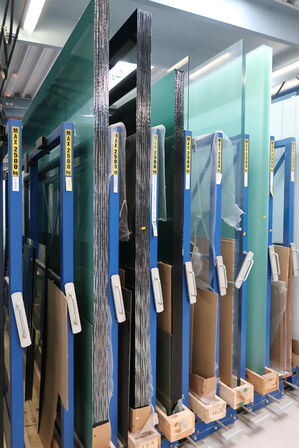 Div. Glas i reolssytem (reolsystem medfølger ikke)