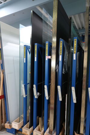 Div. Glas i reolssytem (reolsystem medfølger ikke)