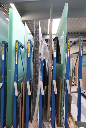 Div. Glas i reolssytem (reolsystem medfølger ikke)