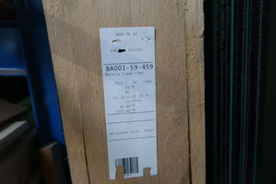 2 stk. opbevaringsstativer med div. Glas