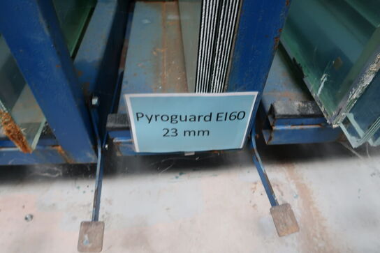 Div. Glas i reolssytem (reolsystem medfølger ikke)