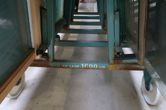 Opbevaringsvogn med div. Glas