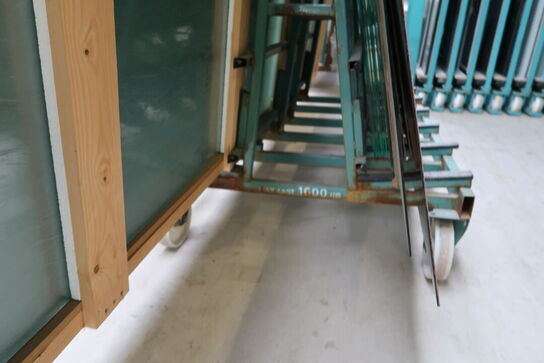 Opbevaringsvogn med div. Glas