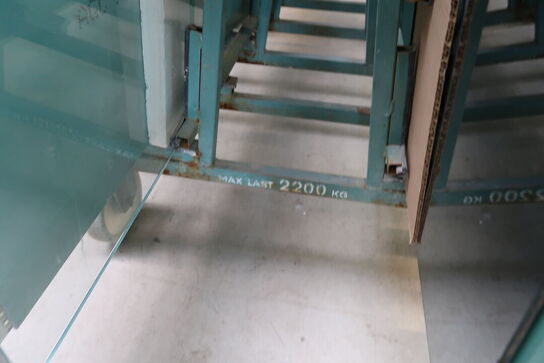 Opbevaringsvogn med div. Glas