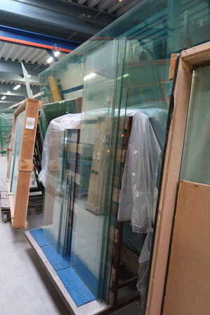 Opbevaringsvogn med div. Glas