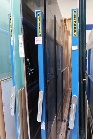 Div. Glas i reolssytem (reolsystem medfølger ikke)