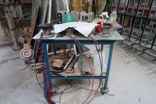 Opbevaringsvogn med div. Reservedele