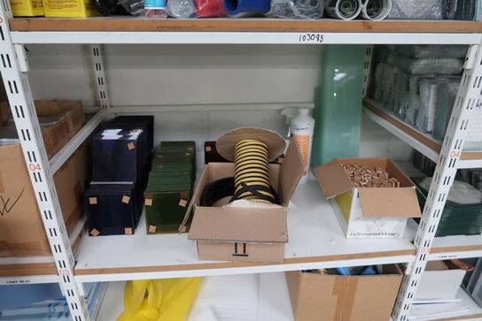 Lagerreol med div. Reservedele og varelager