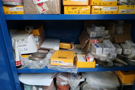 Stålskab med div. Reservedele