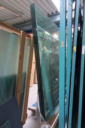 Opbevaringsvogn med div. Glas