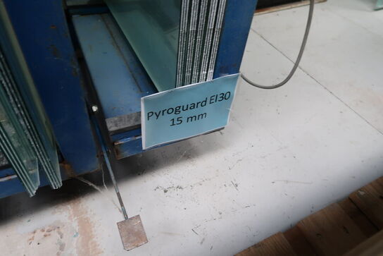 Div. Glas i reolssytem (reolsystem medfølger ikke)