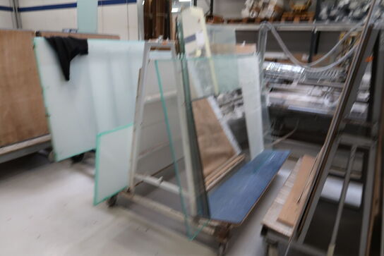 5 stk. opbevaringsvogne med div. Glas