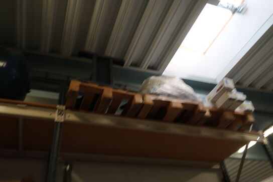 3 stk. paller med div. Varelager